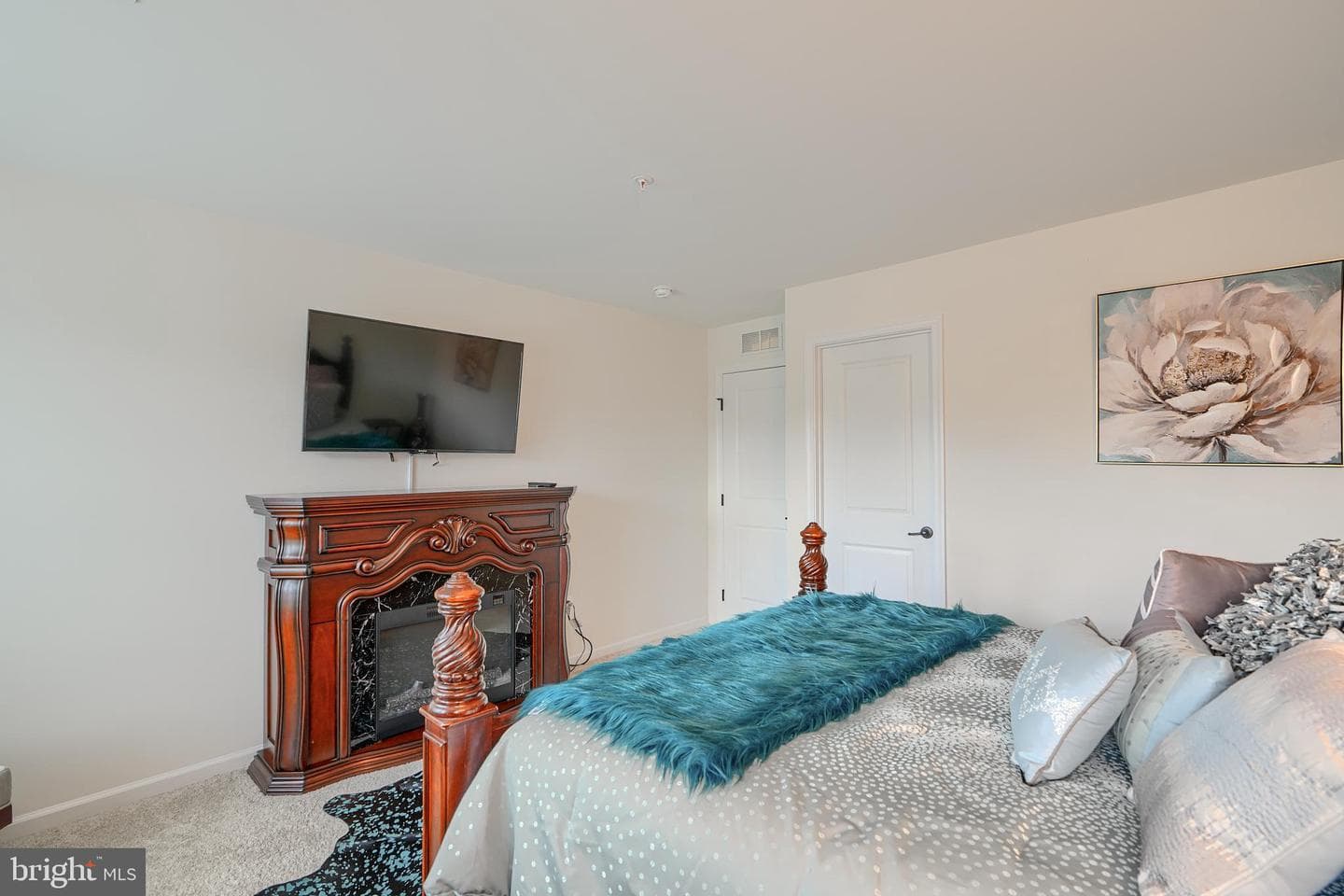 734 Falcon Lane photo 44