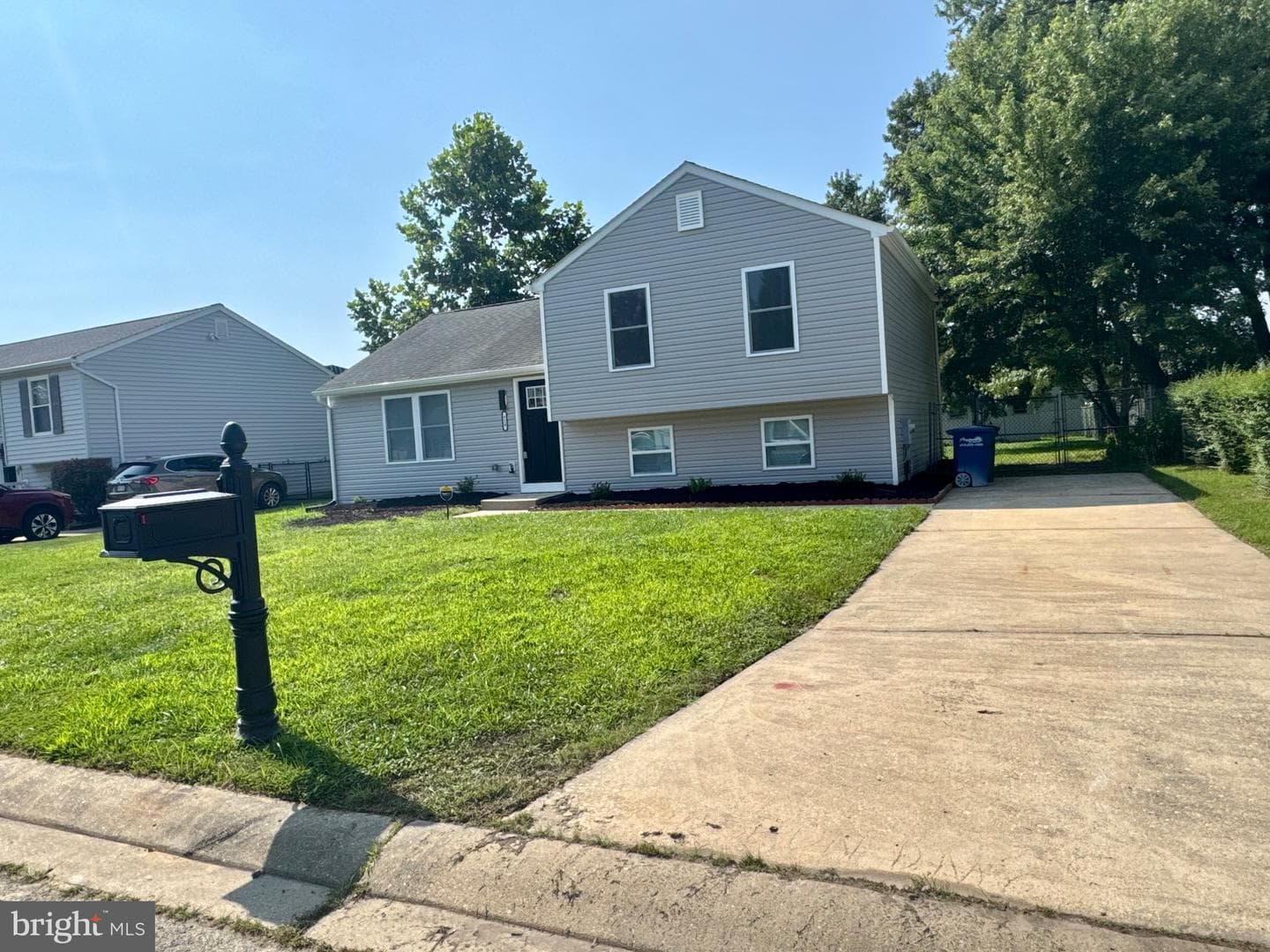 924 Cambridge Avenue photo 2