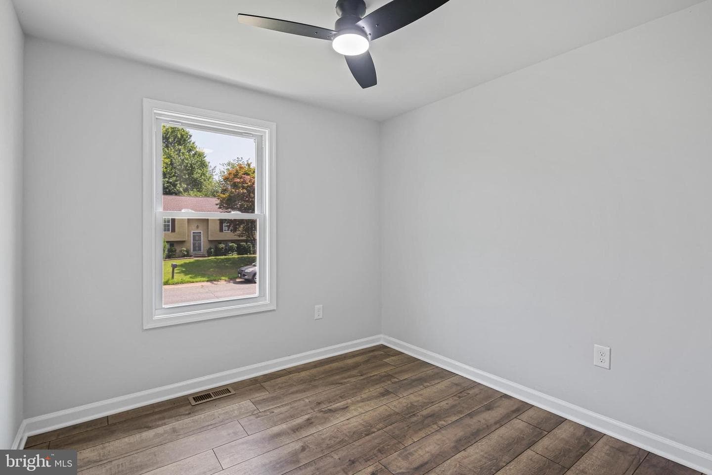 924 Cambridge Avenue photo 23