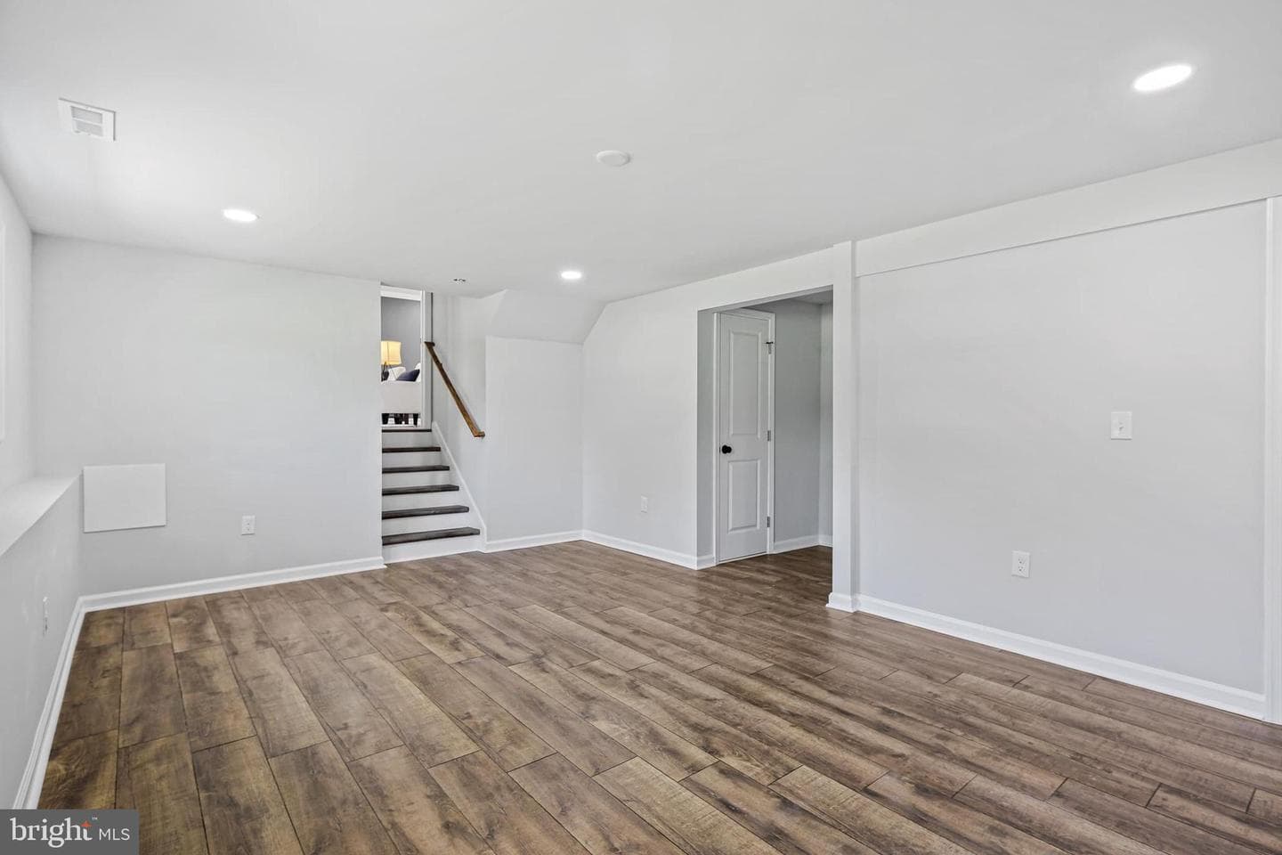 924 Cambridge Avenue photo 25