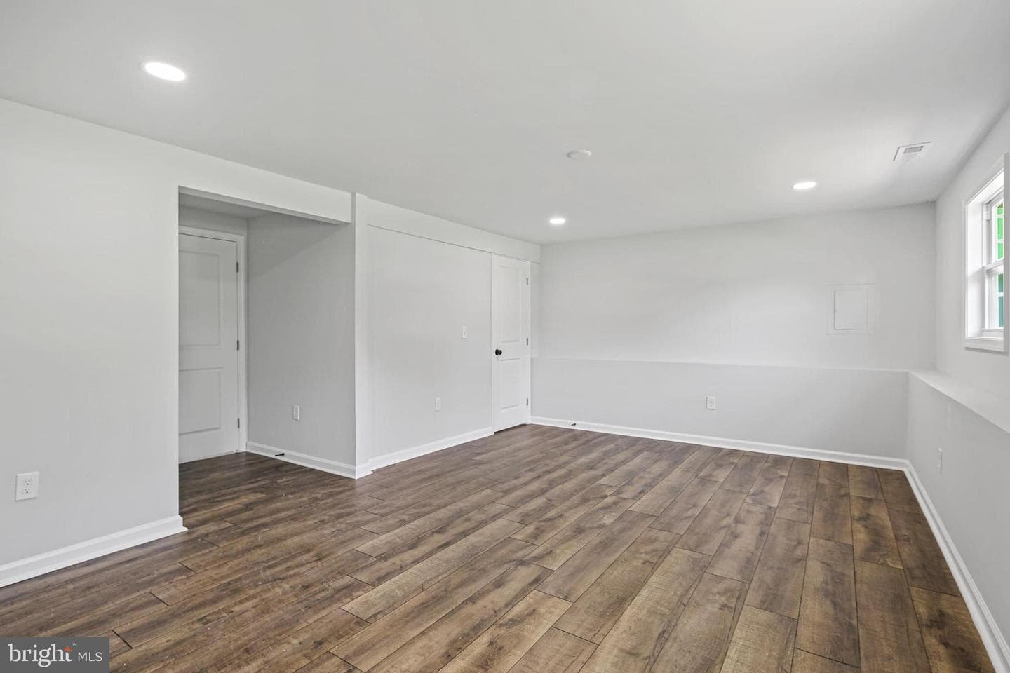 924 Cambridge Avenue photo 26
