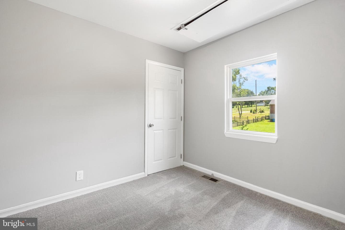 1413 Peverly Road photo 22