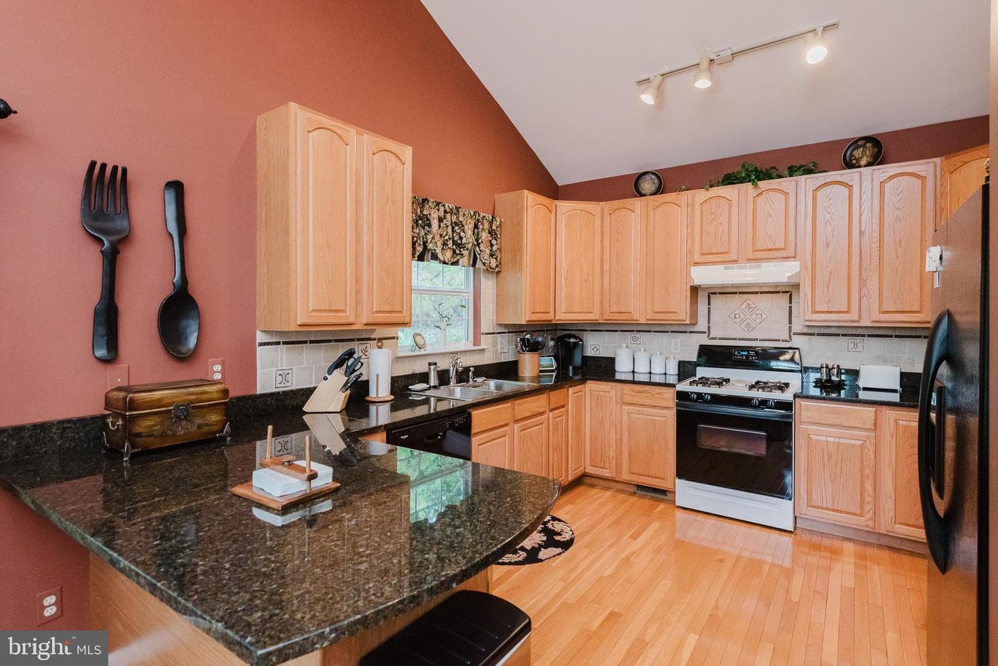 9 E Brook Hill Court photo 12