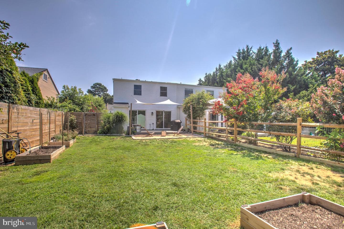 4 Court Drive photo 29