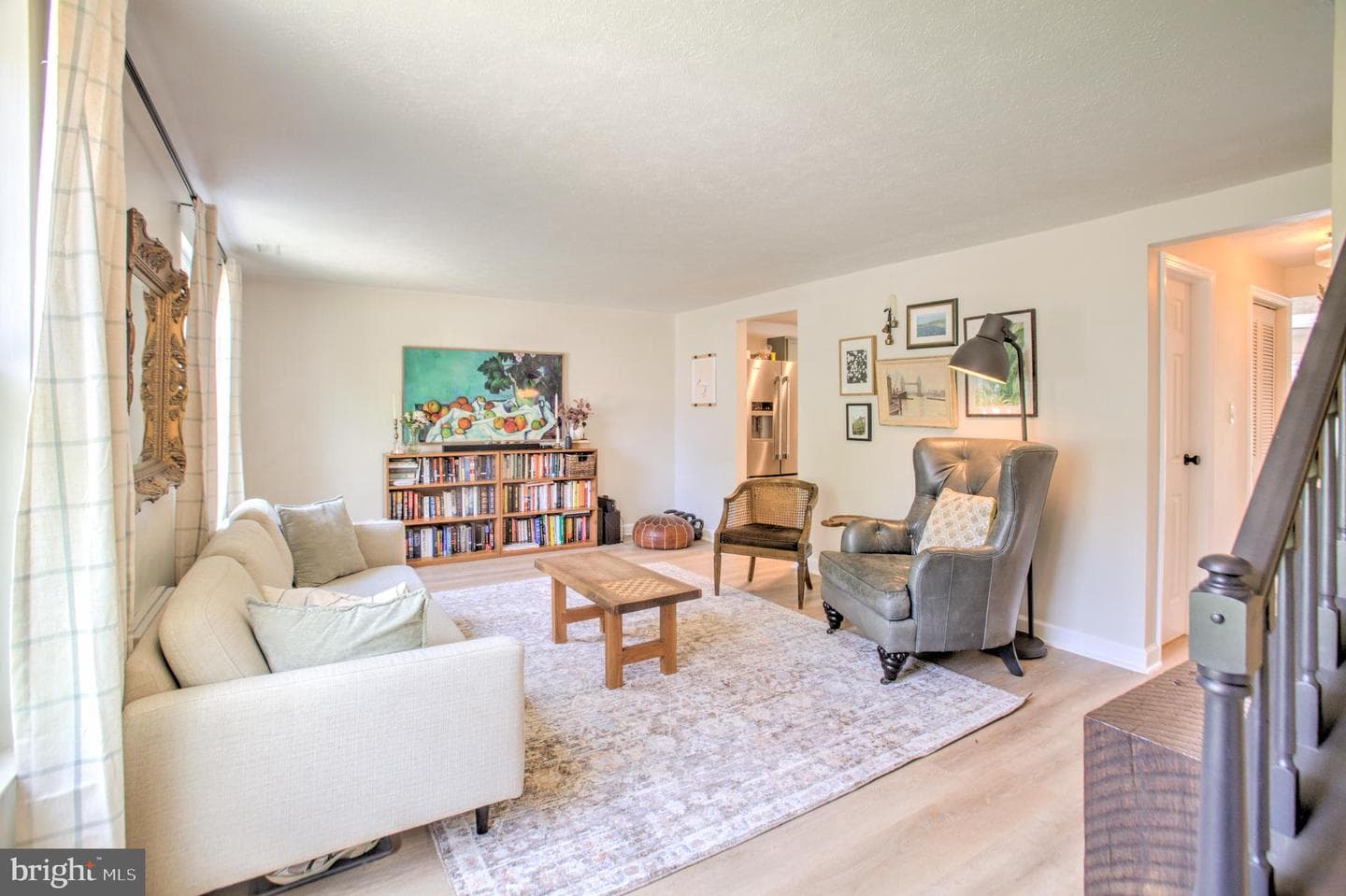 4 Court Drive photo 3