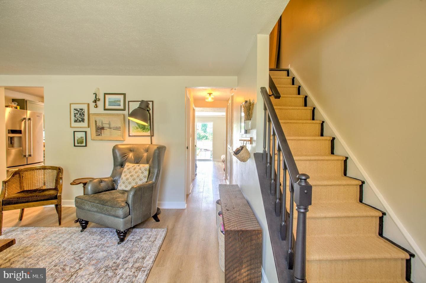 4 Court Drive photo 4