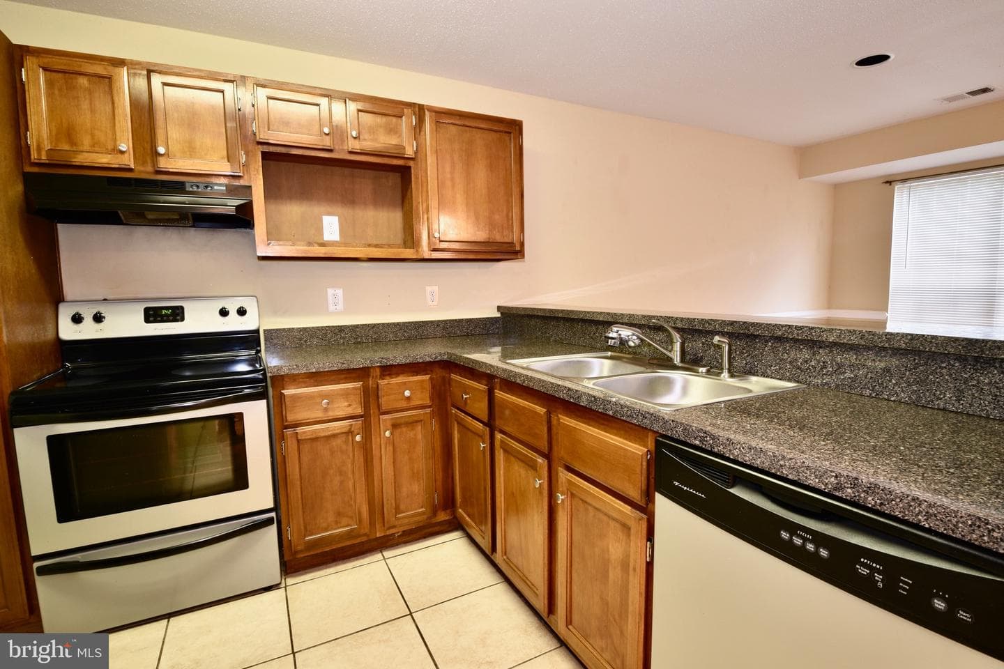 606 Squire Lane #606-F photo 6