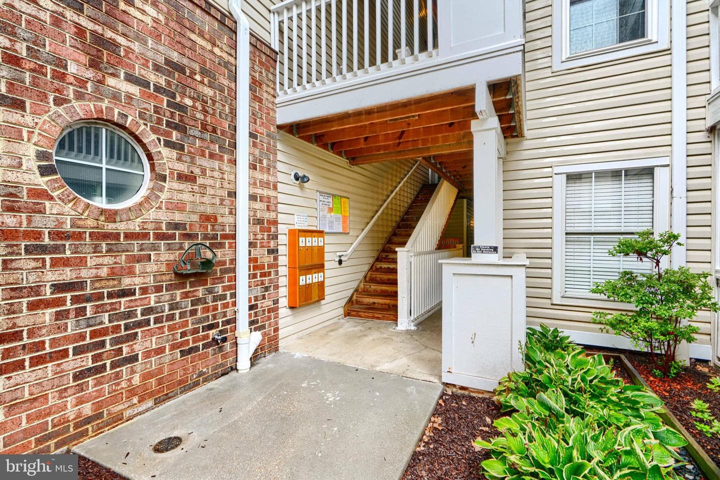 204 Chaucer Lane #204-D photo 2