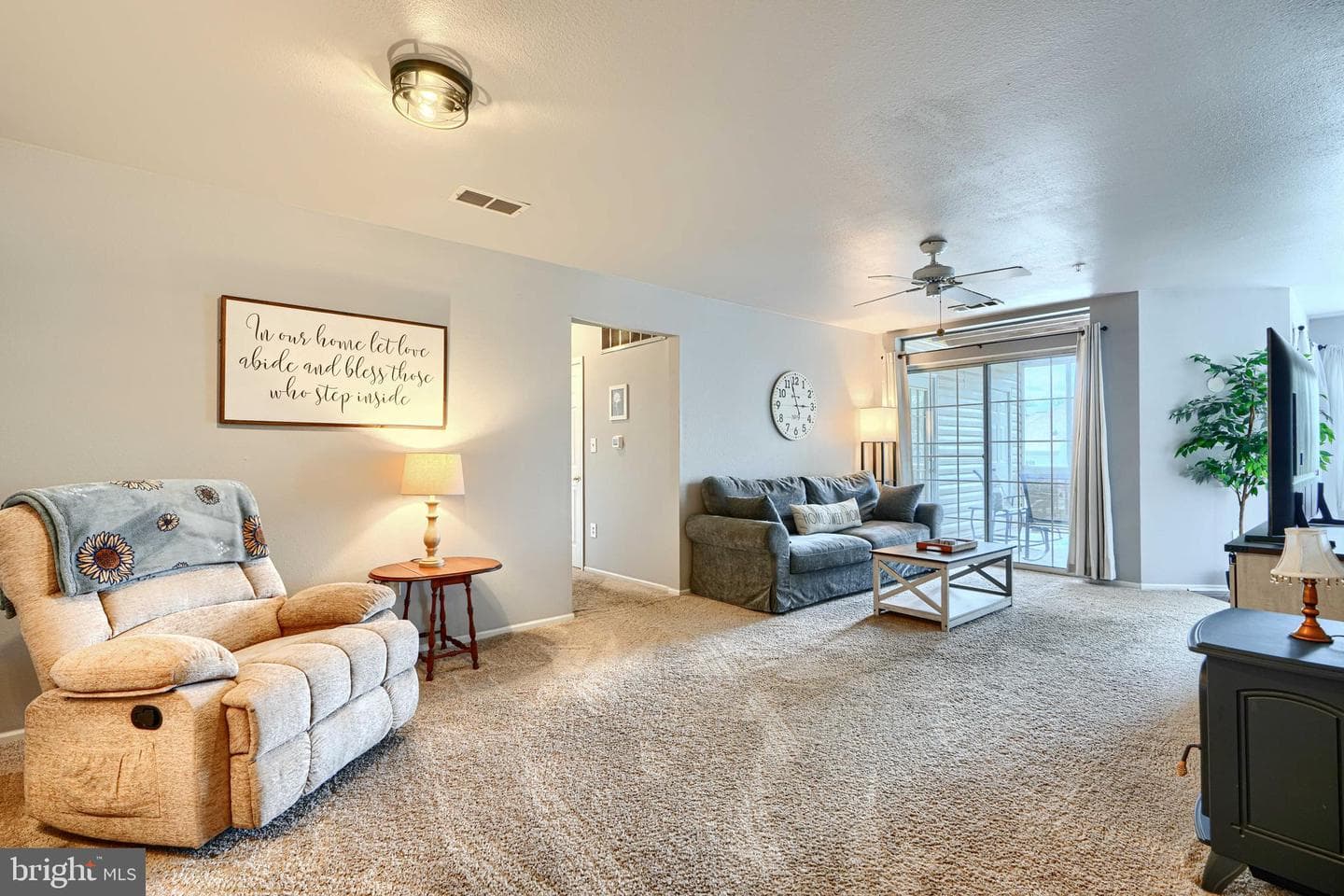 204 Chaucer Lane #204-D photo 4