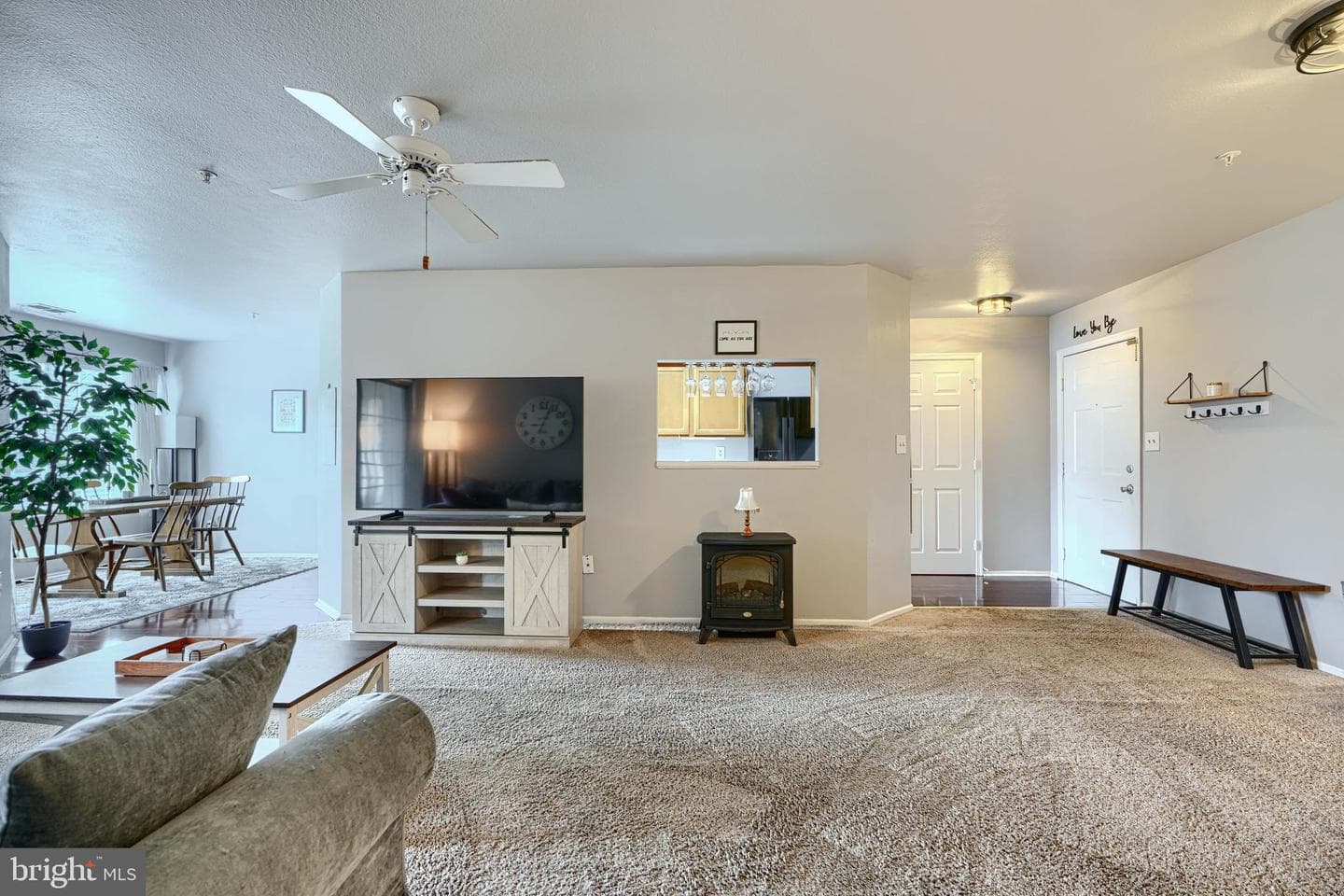 204 Chaucer Lane #204-D photo 5