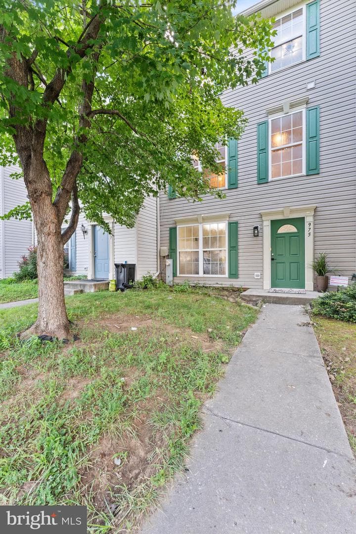 975 Pirates Court photo 2