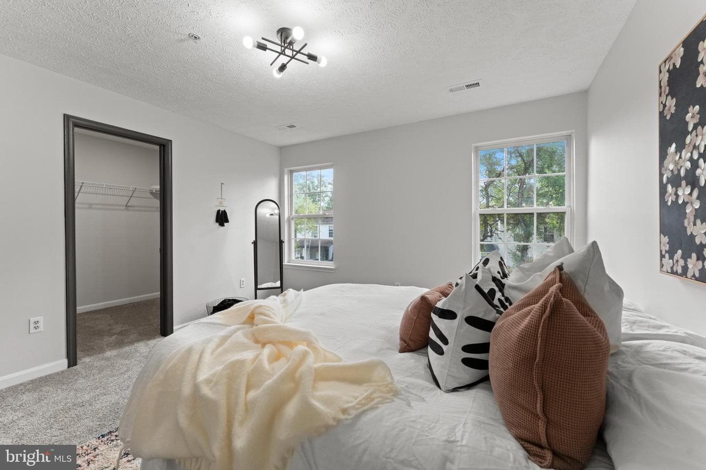 975 Pirates Court photo 32