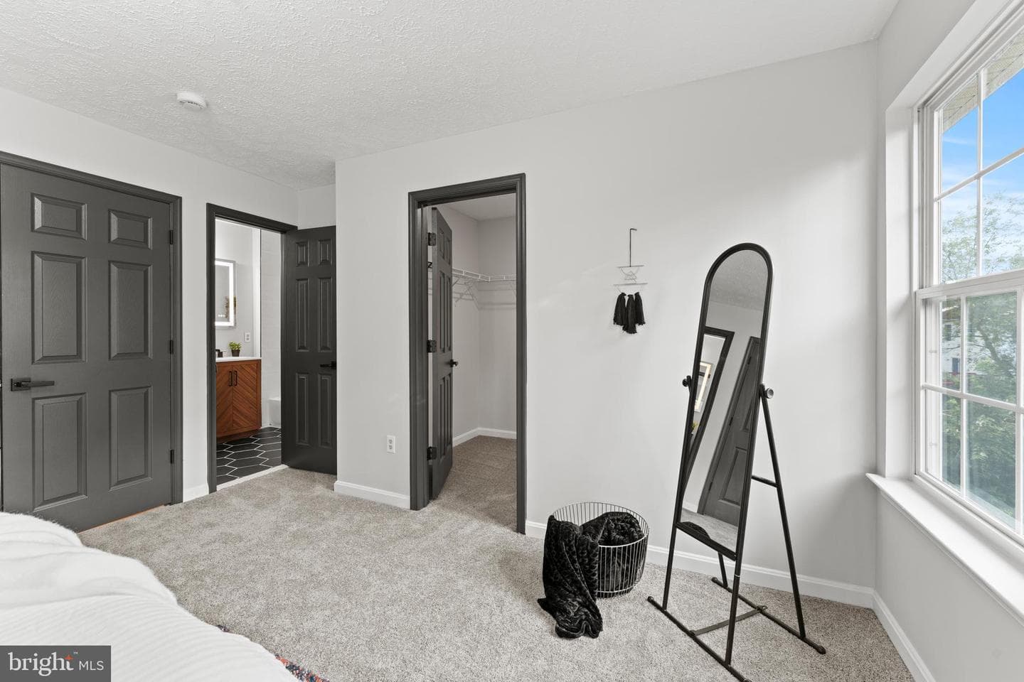 975 Pirates Court photo 33