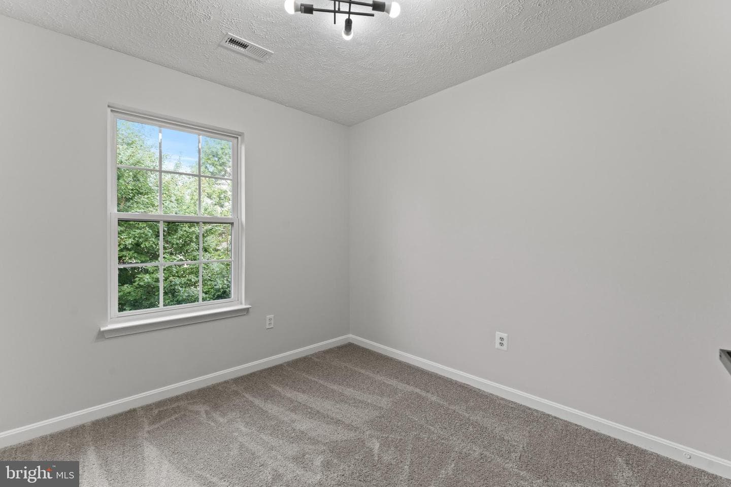 975 Pirates Court photo 39