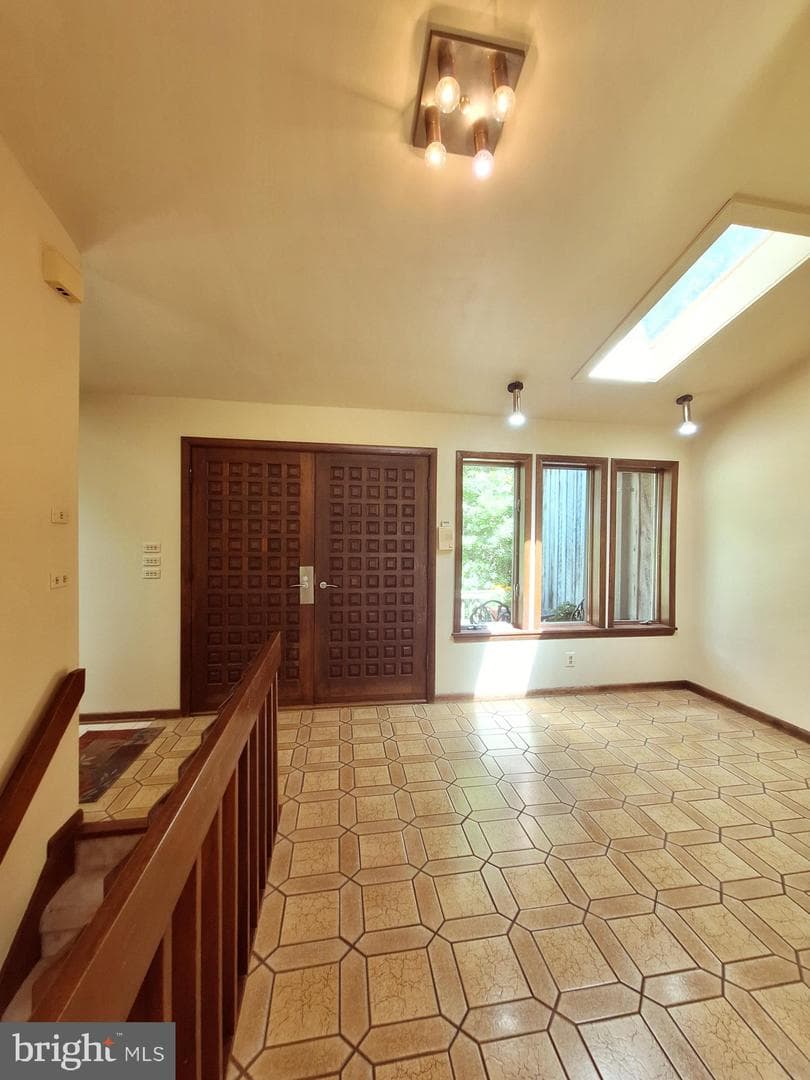 603 E Wheel Road photo 11