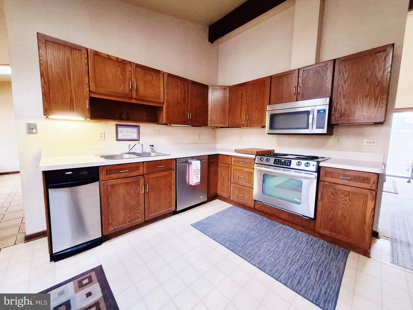 603 E Wheel Road photo 17