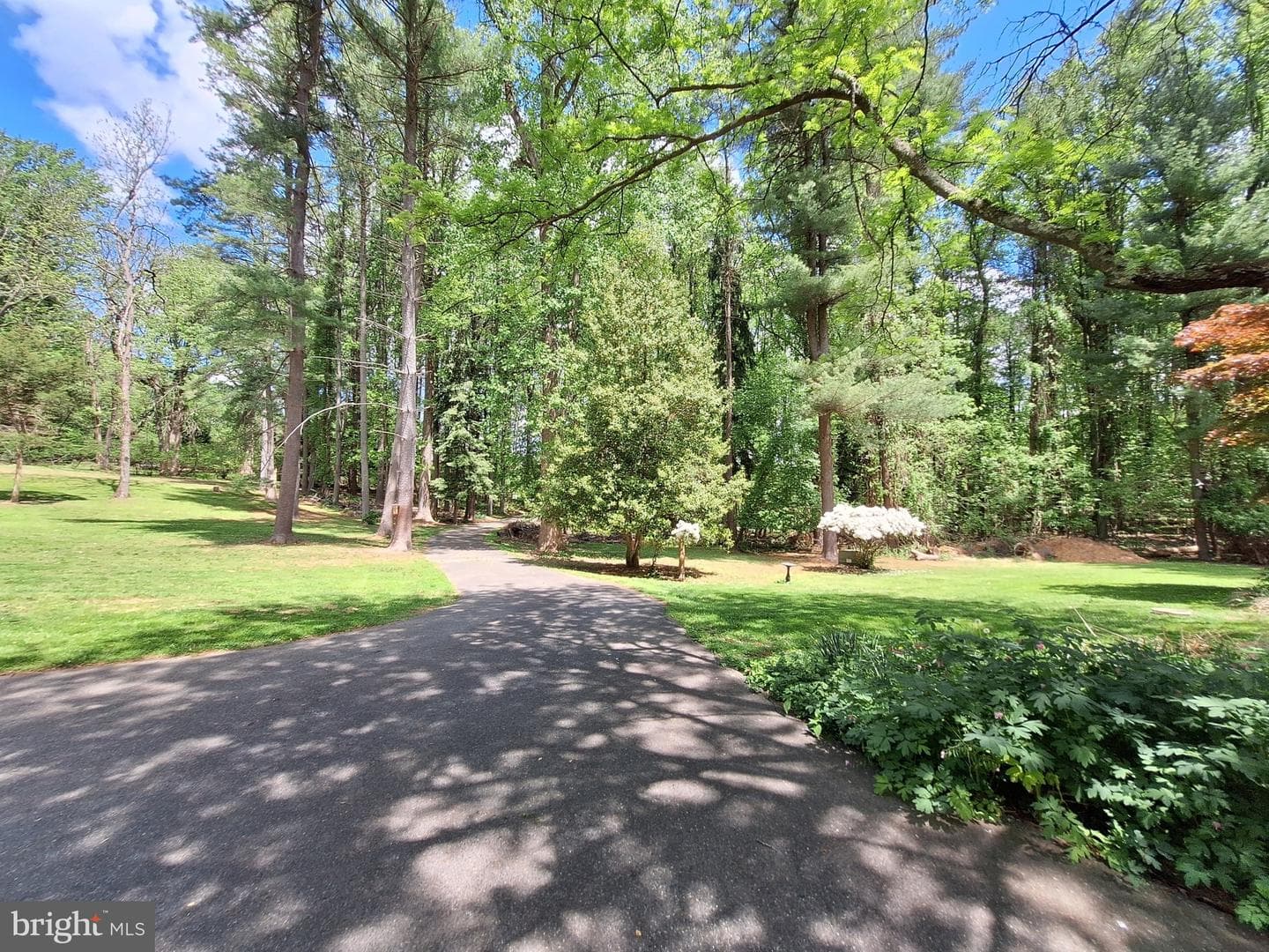 603 E Wheel Road photo 9