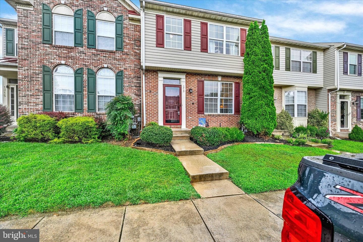 1313 Roman Ridge Way photo 2