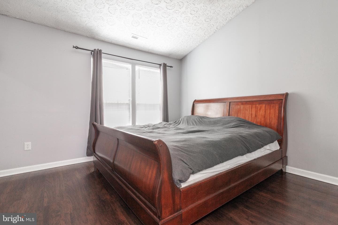 902 Felicia Court photo 13