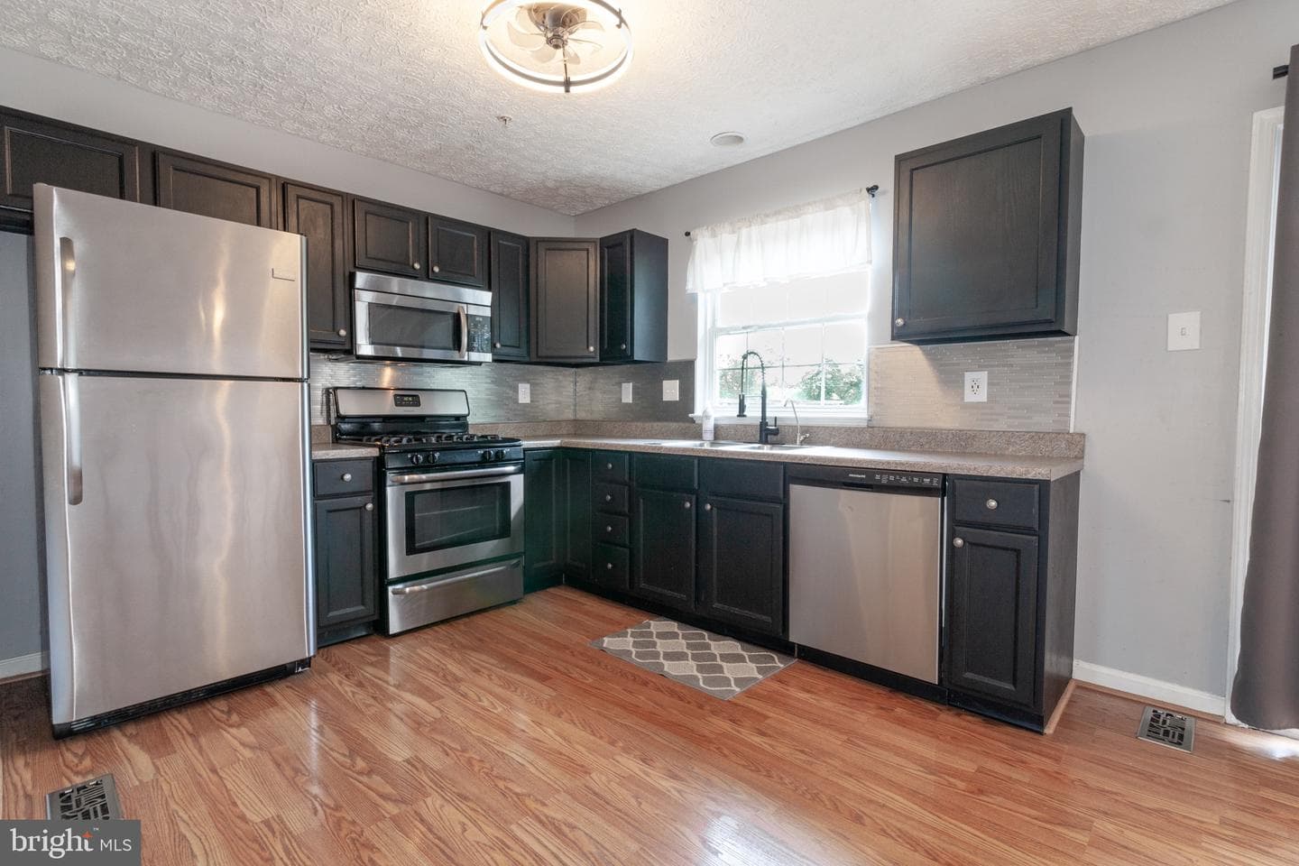 902 Felicia Court photo 6
