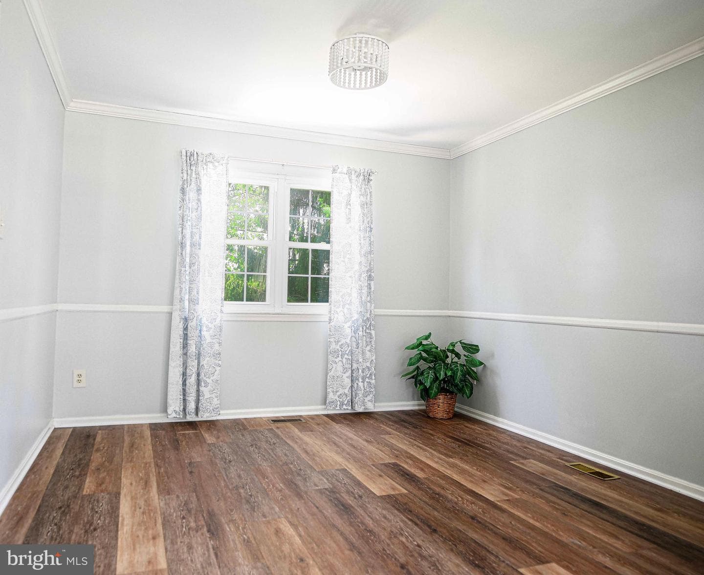 705 N Shamrock Road photo 10