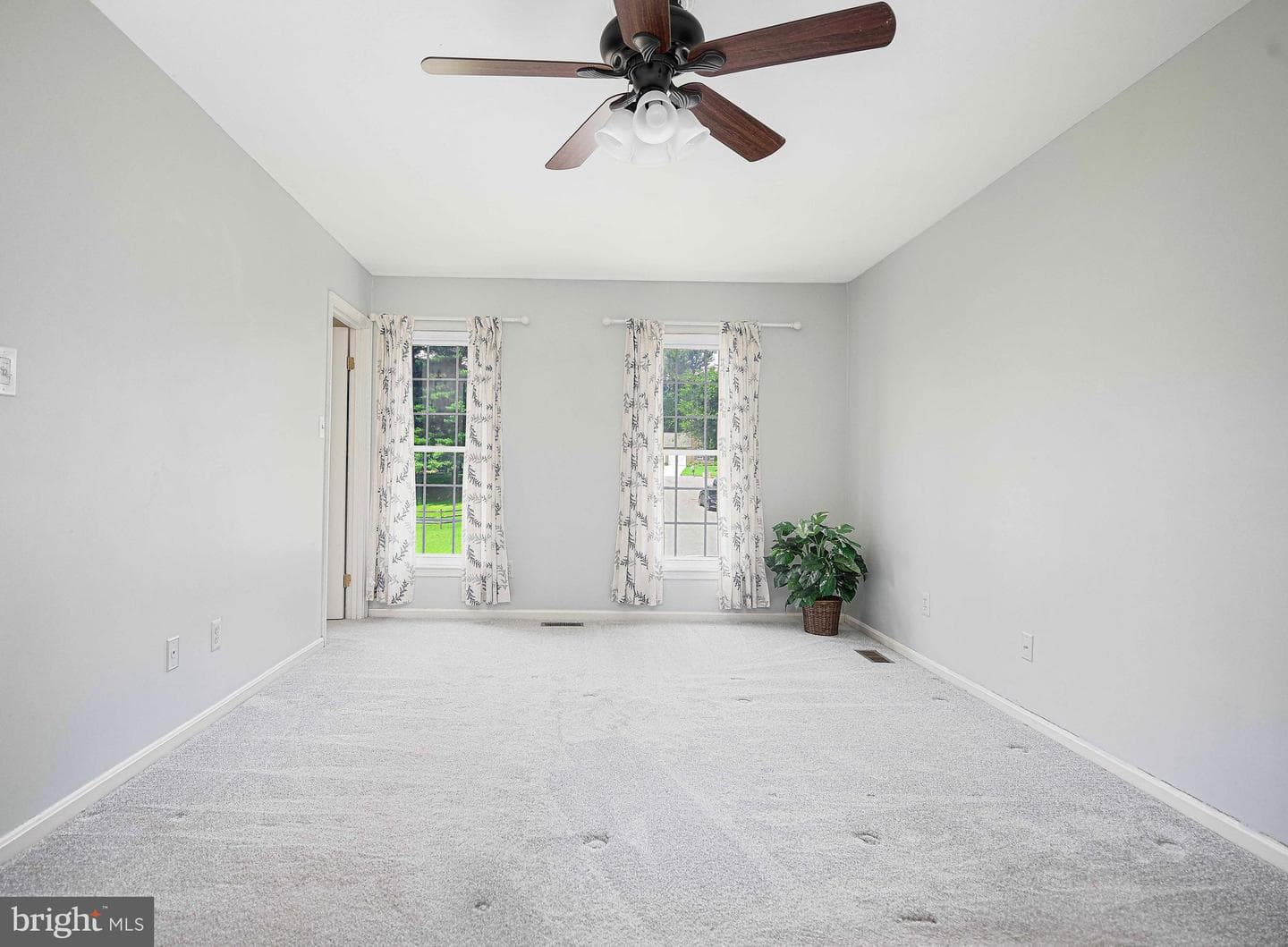 705 N Shamrock Road photo 24