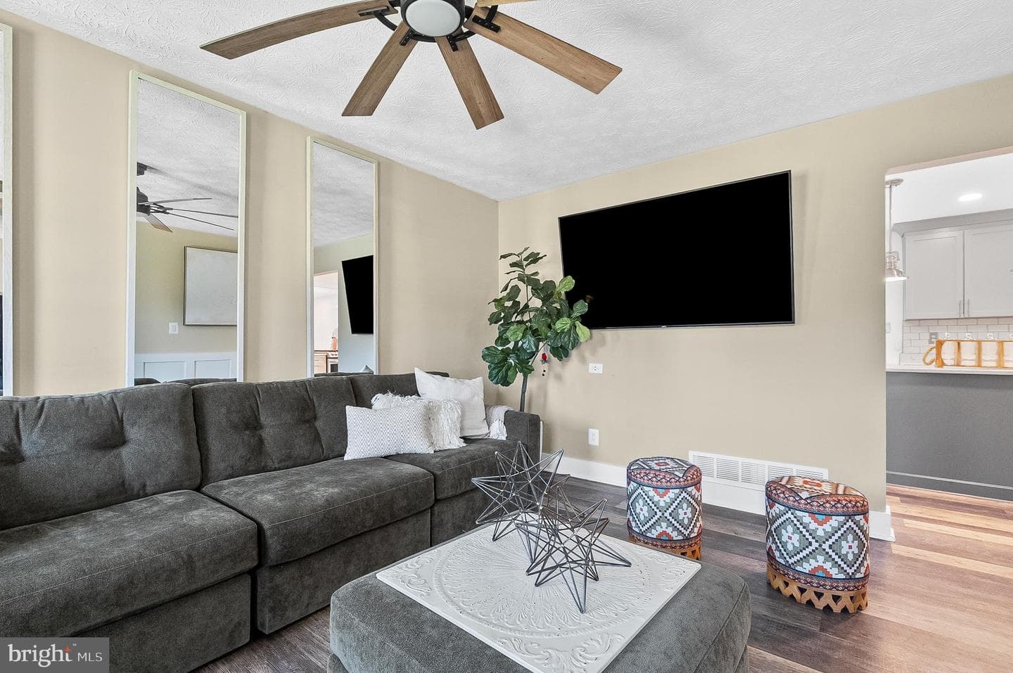 900 Clymer Court photo 25