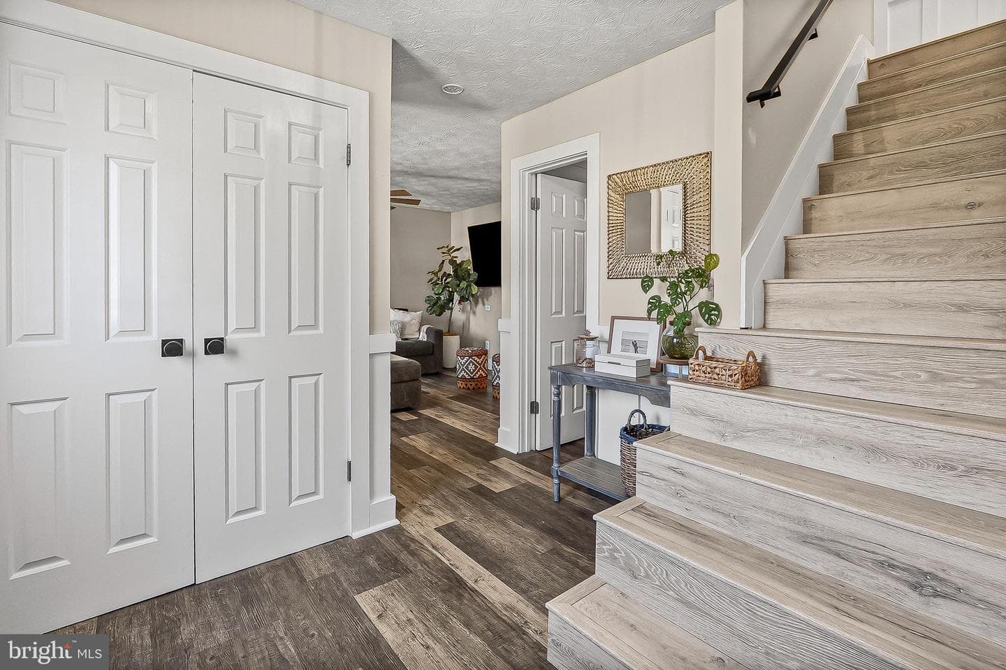 900 Clymer Court photo 3