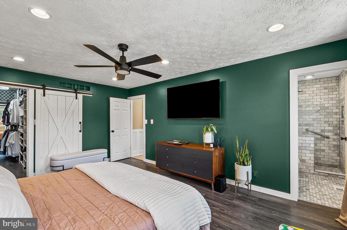 900 Clymer Court photo 32