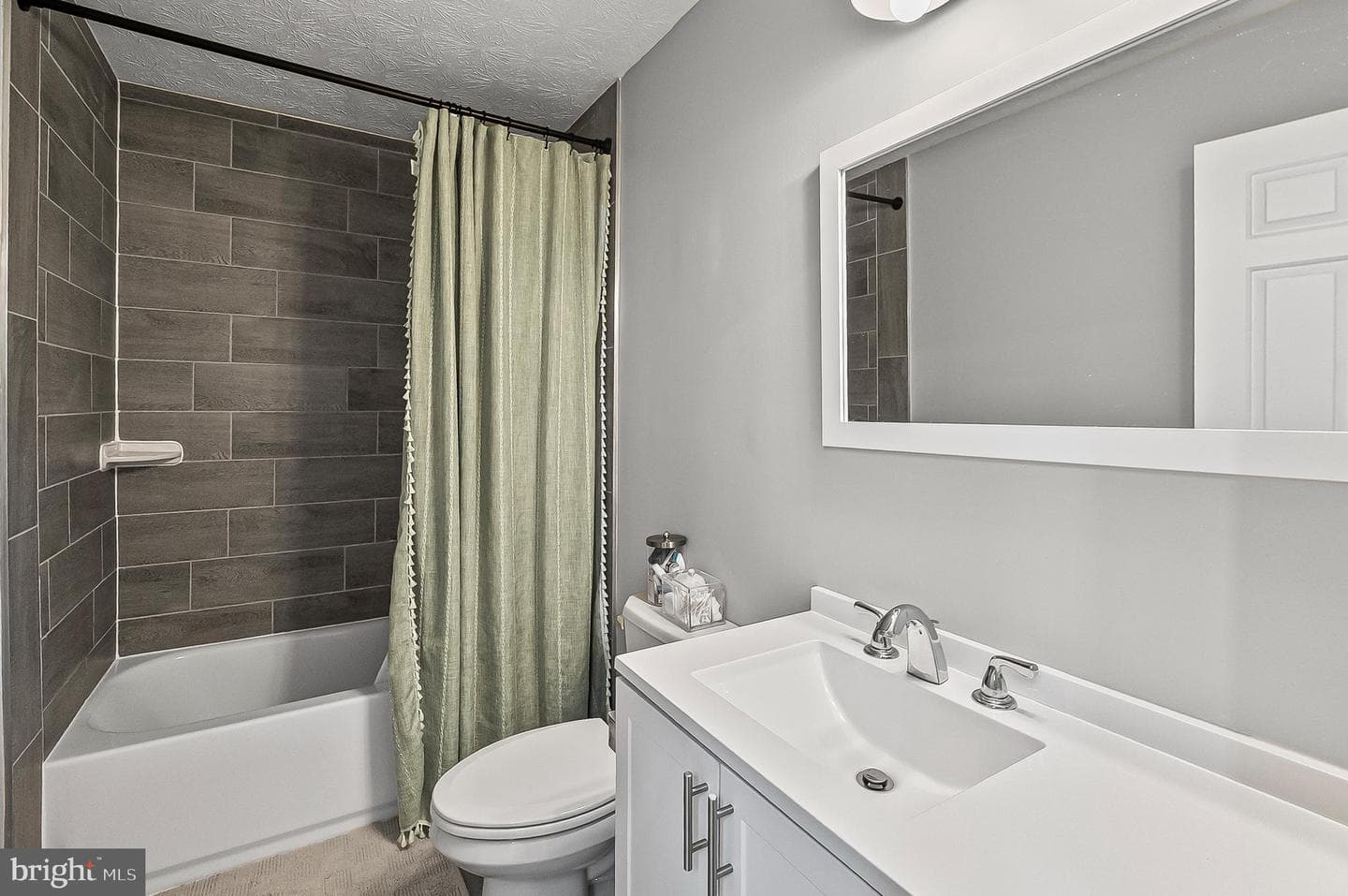 900 Clymer Court photo 37