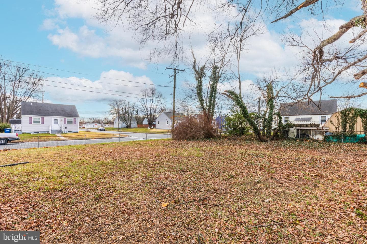 174 Deen Street E photo 23