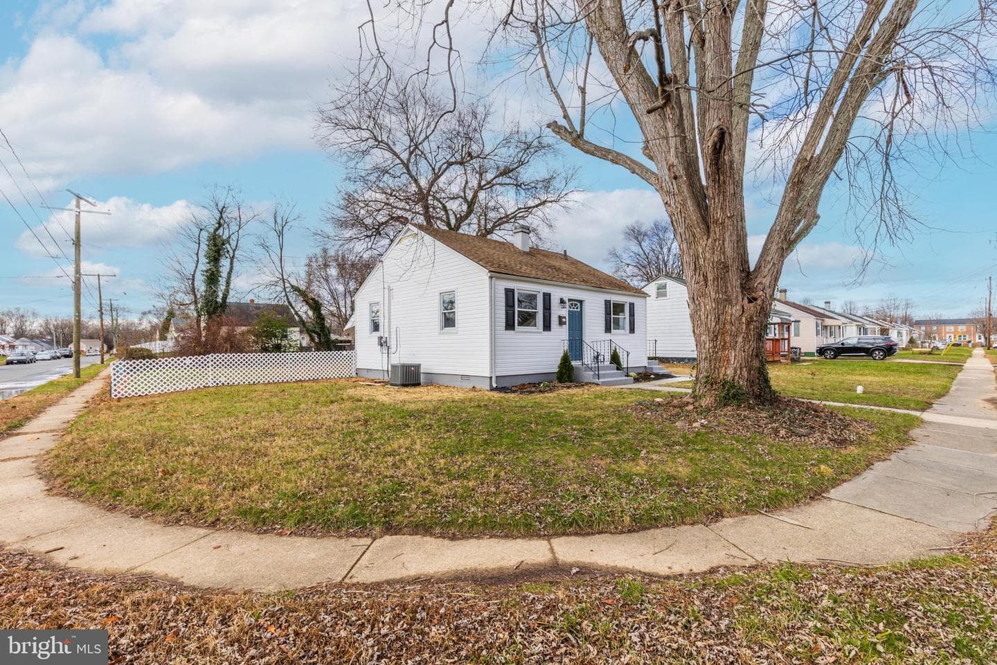 174 Deen Street E photo 26