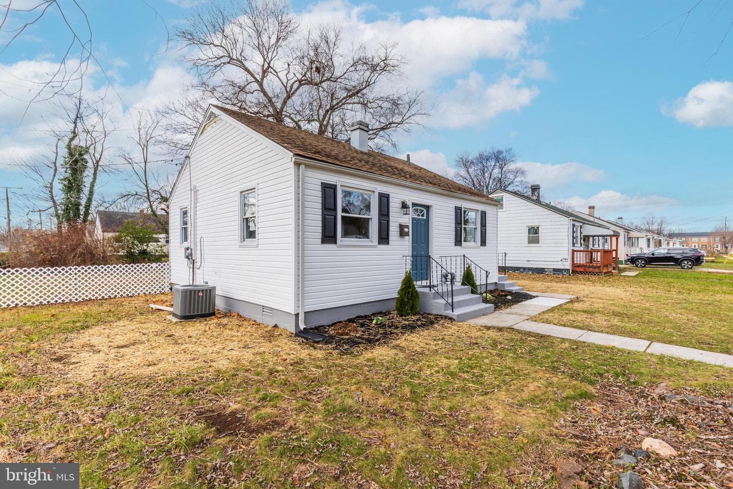 174 Deen Street E photo 27
