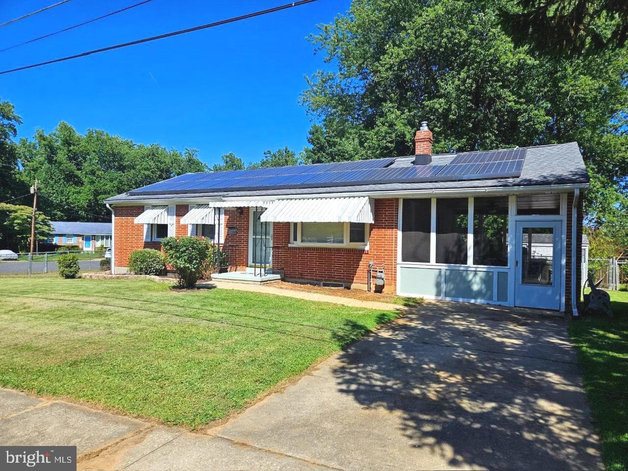 709 Saint James Terrace photo 3