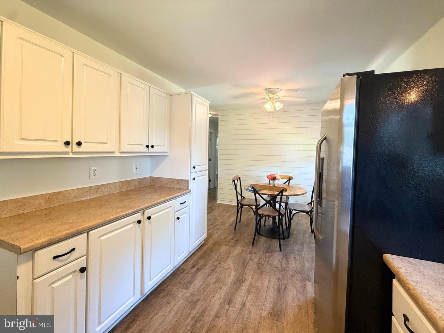 709 Saint James Terrace photo 5