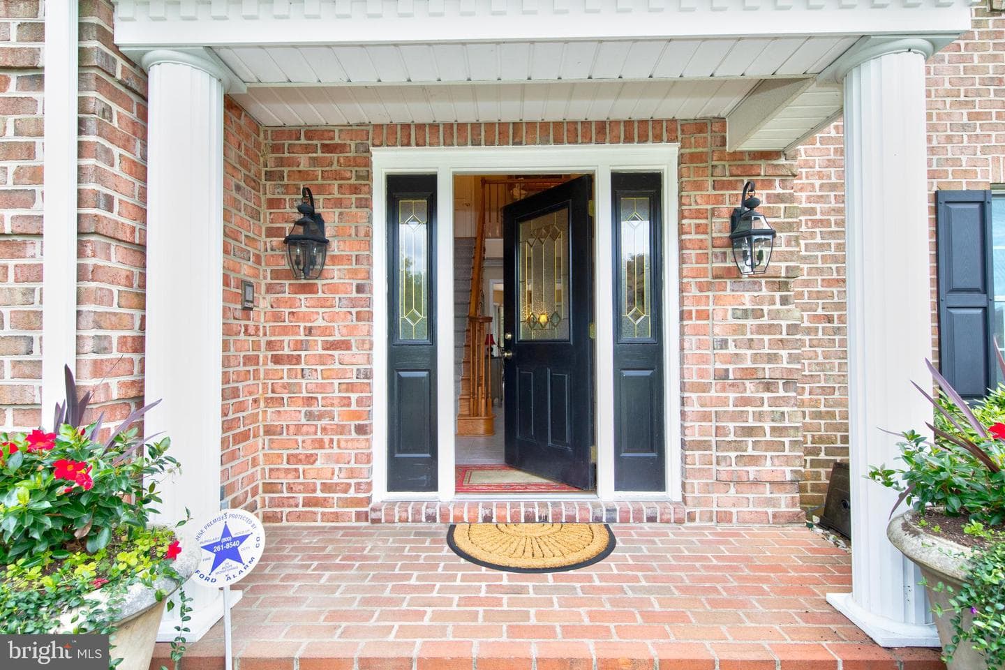 1505 Huntfield Way photo 2