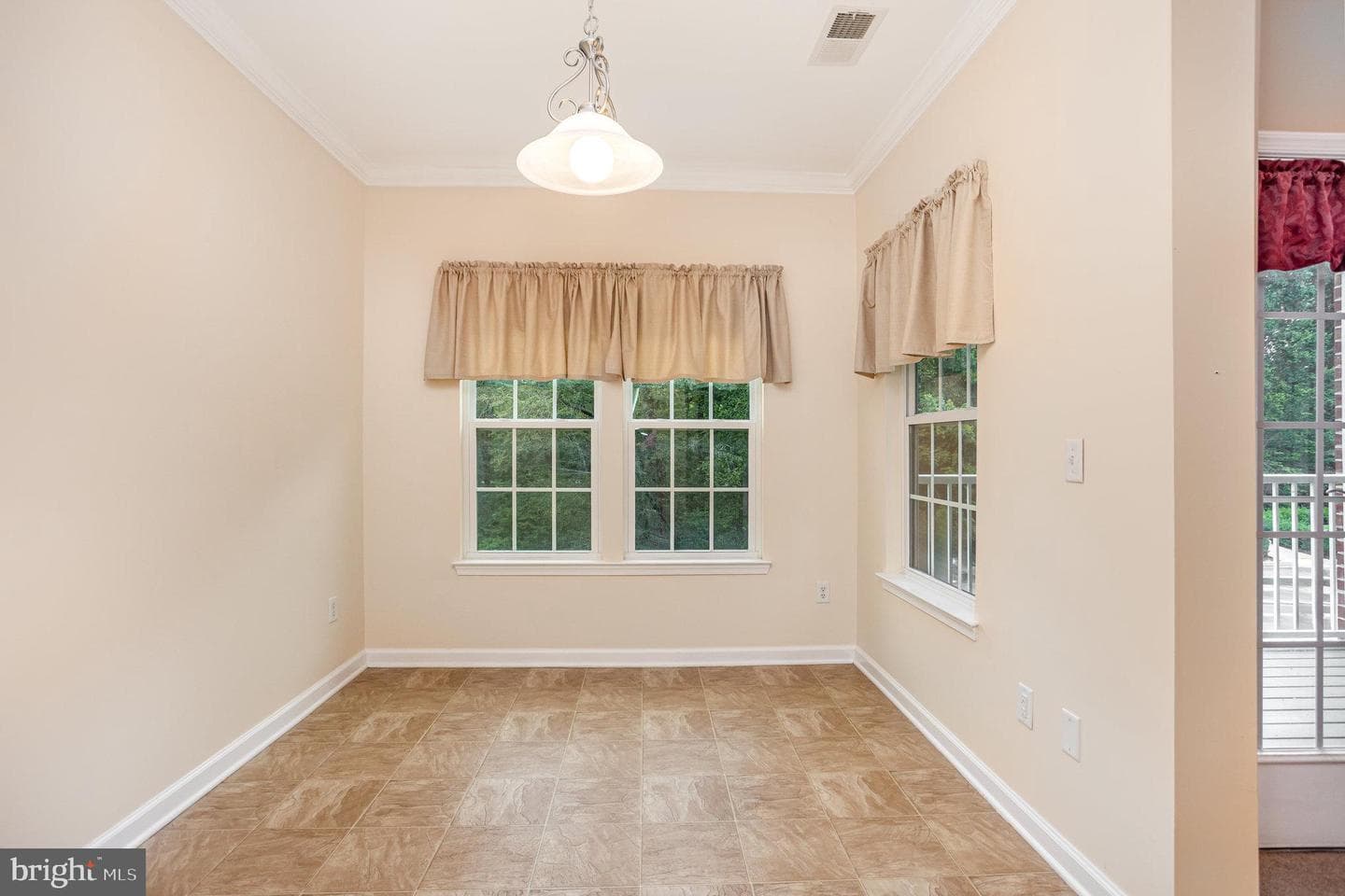 261 Beckenham Circle #204 photo 8