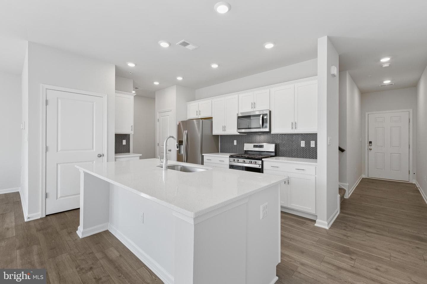 1748 Lawder Circle photo 4