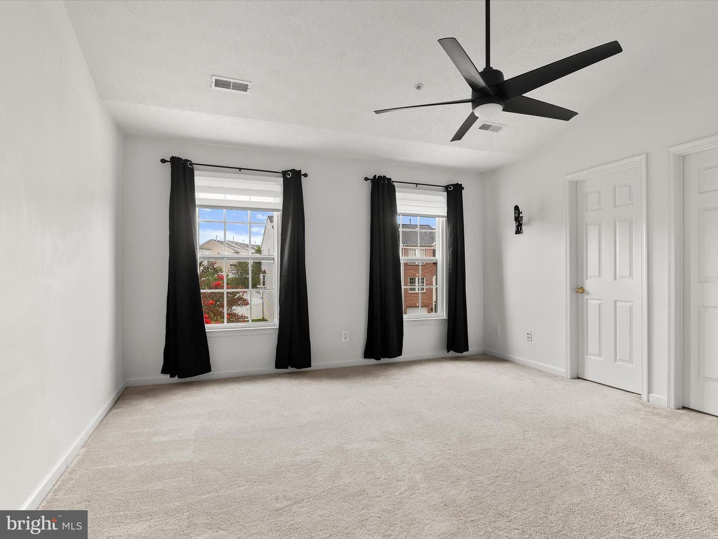 4729 Thistle Hill Drive photo 32