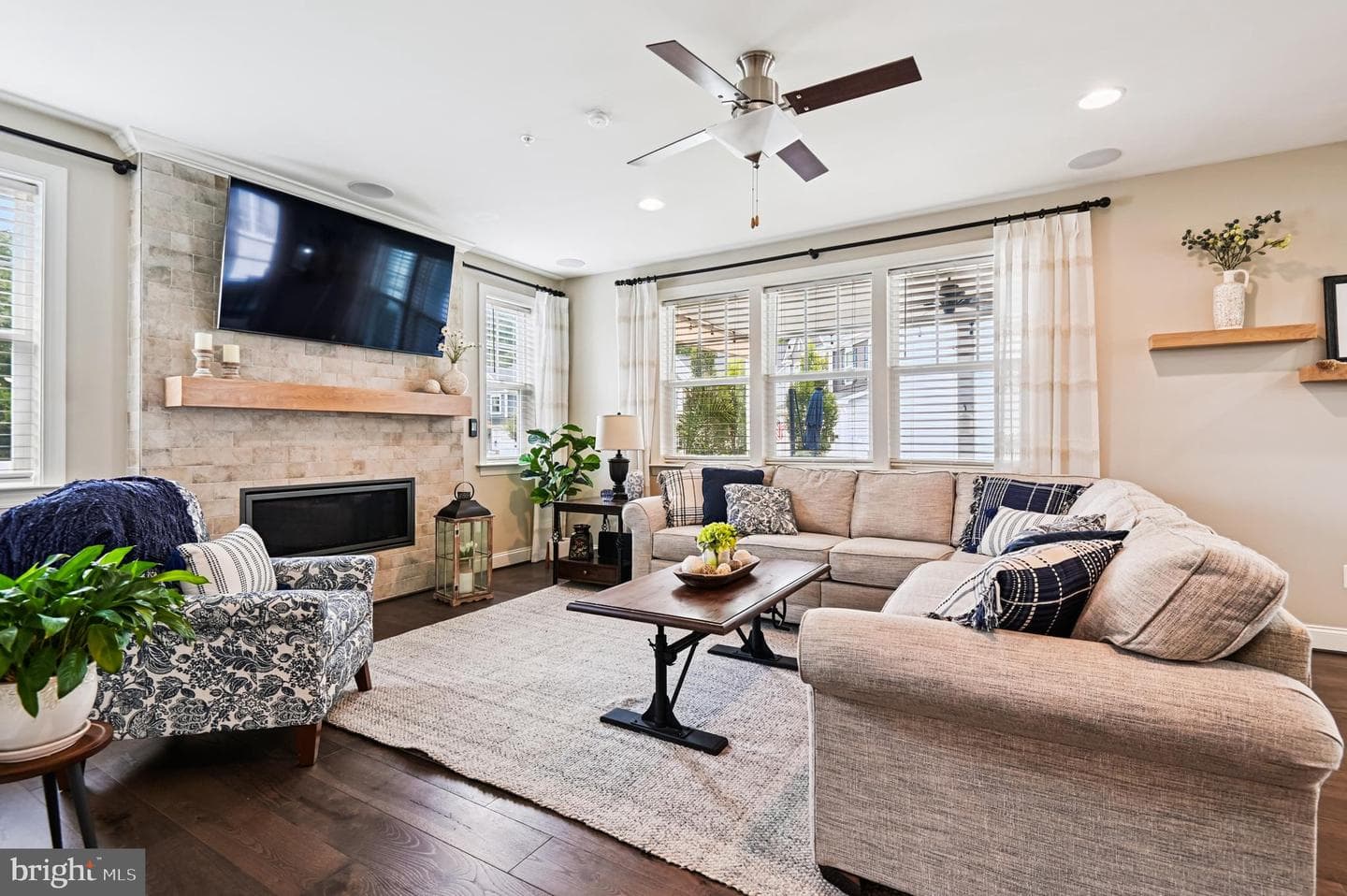 3626 Amber Way photo 7