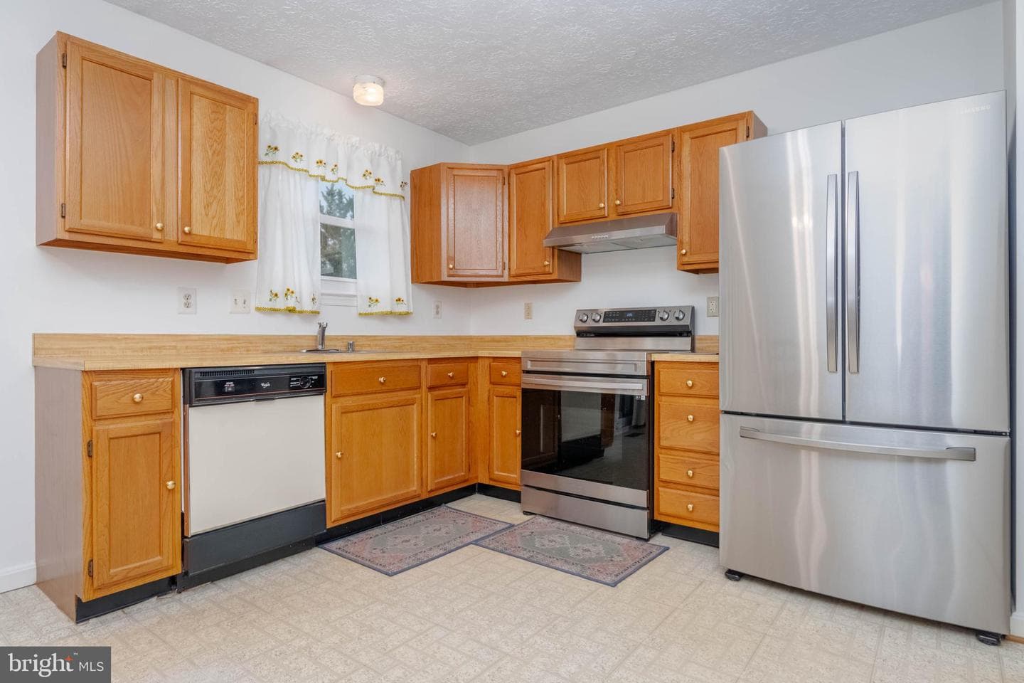 713 Cedar Crest Court photo 4
