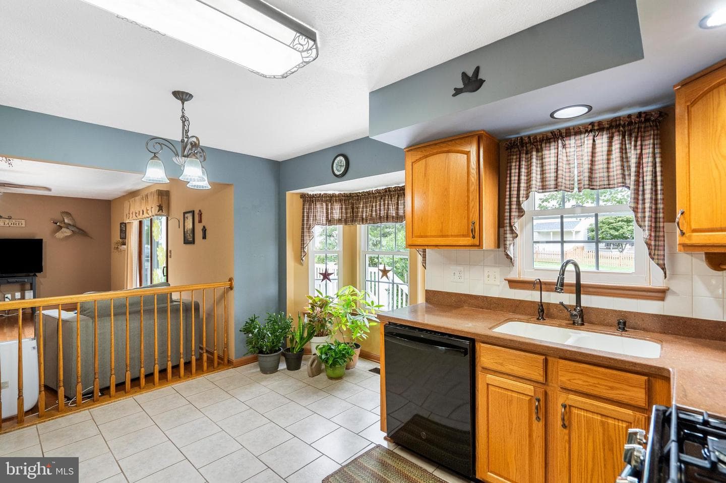 332 Ponfield Road E photo 12