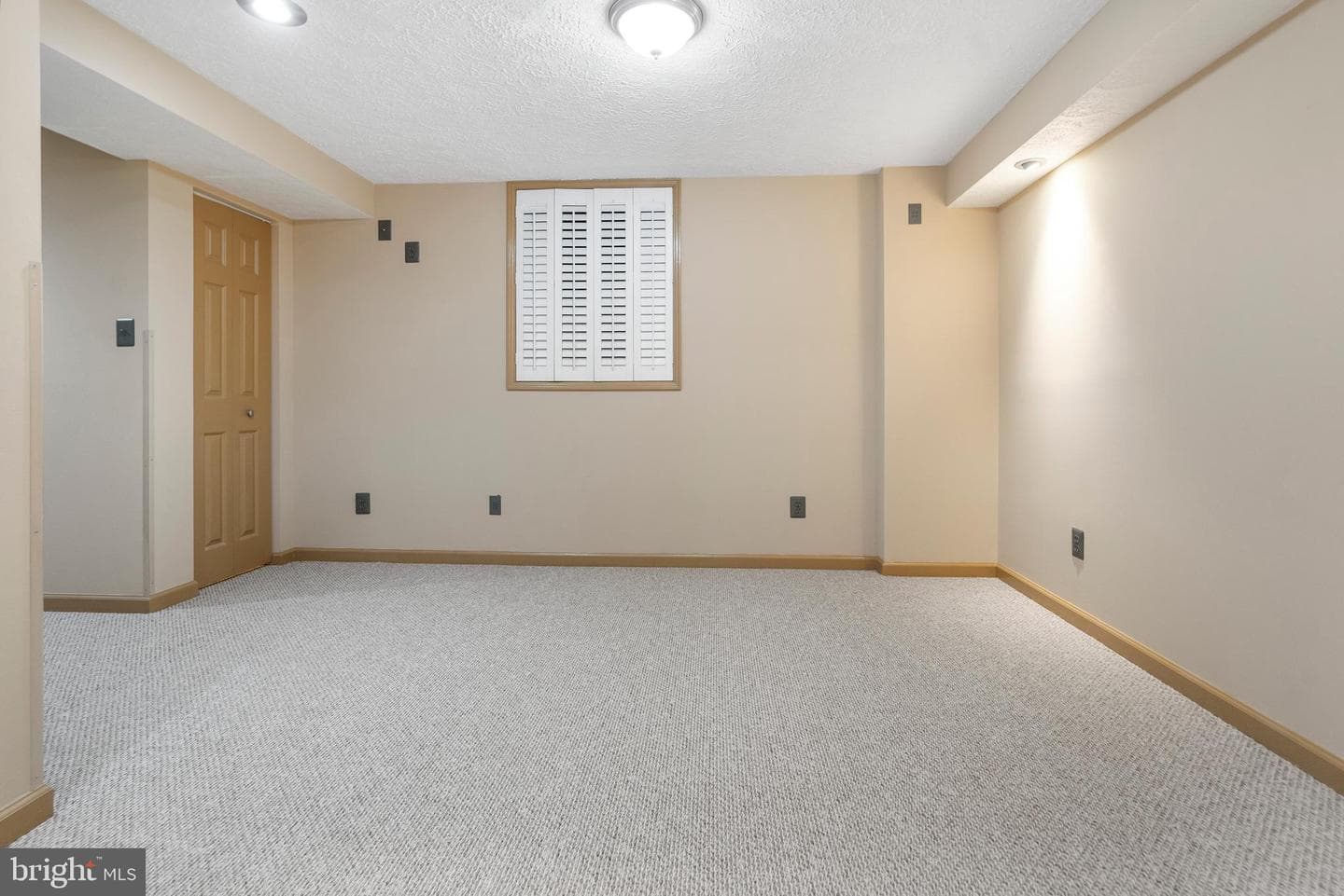332 Ponfield Road E photo 35