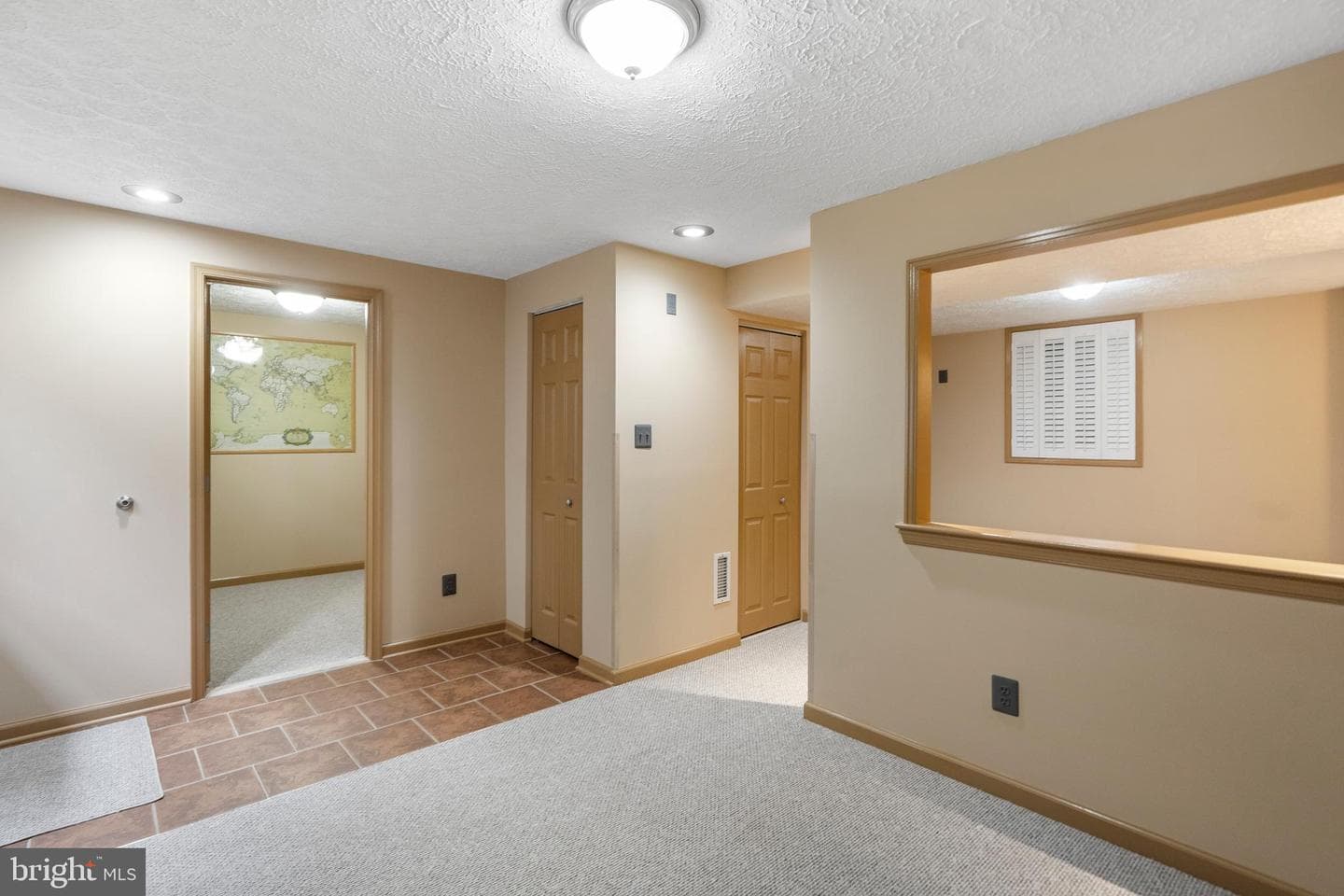 332 Ponfield Road E photo 36
