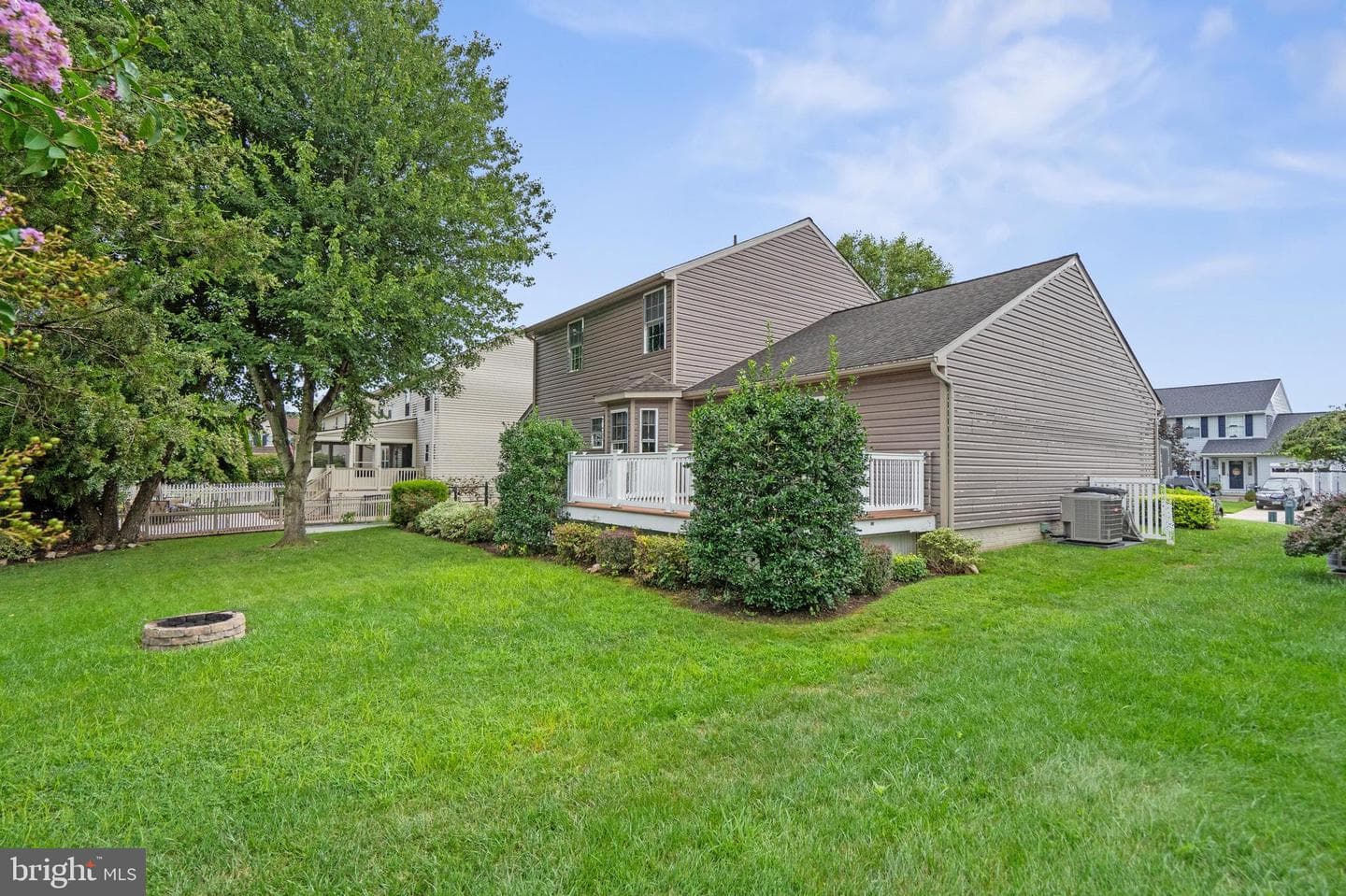 332 Ponfield Road E photo 5