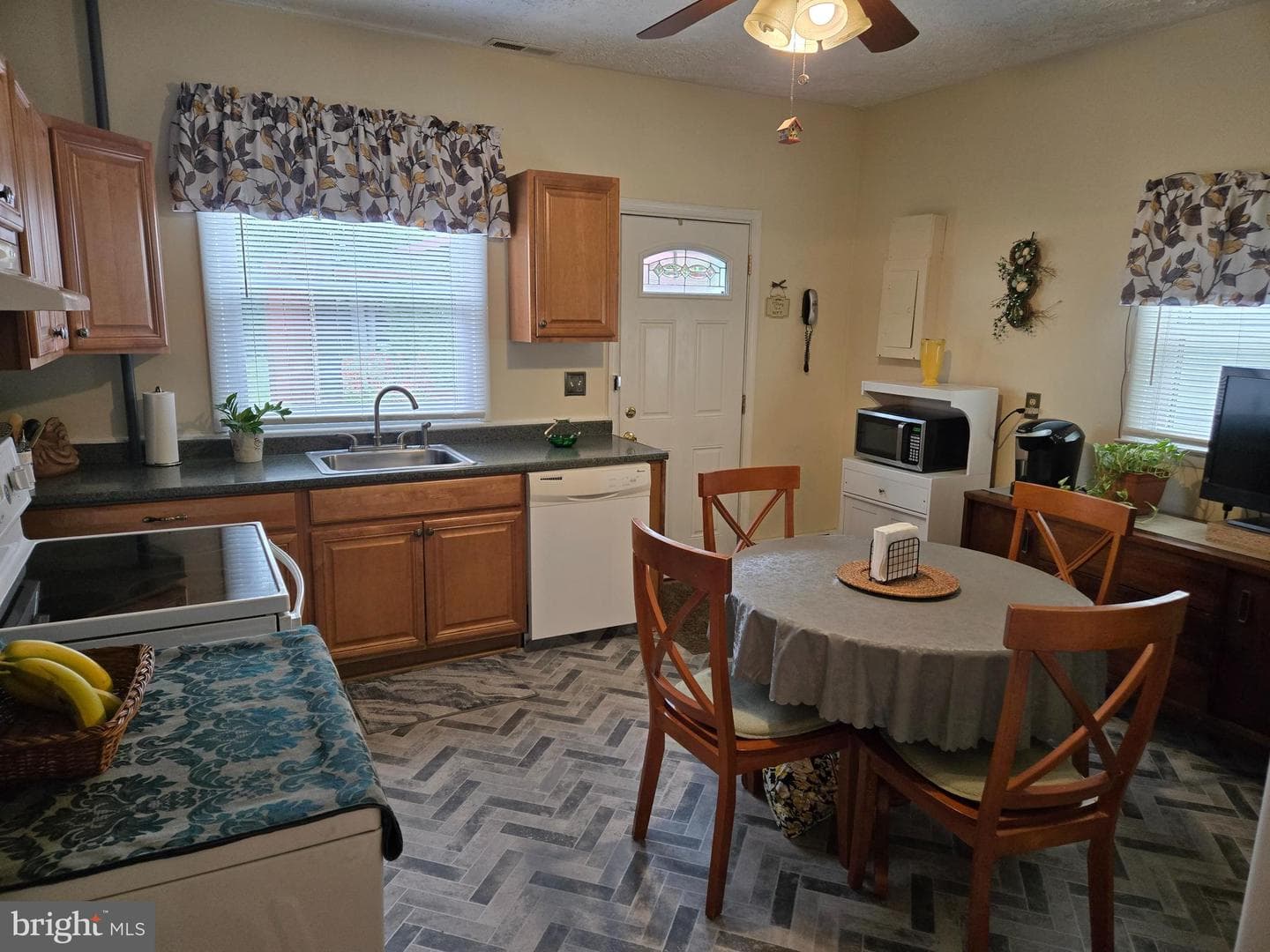 2414 Willoughby Beach Rd photo 18