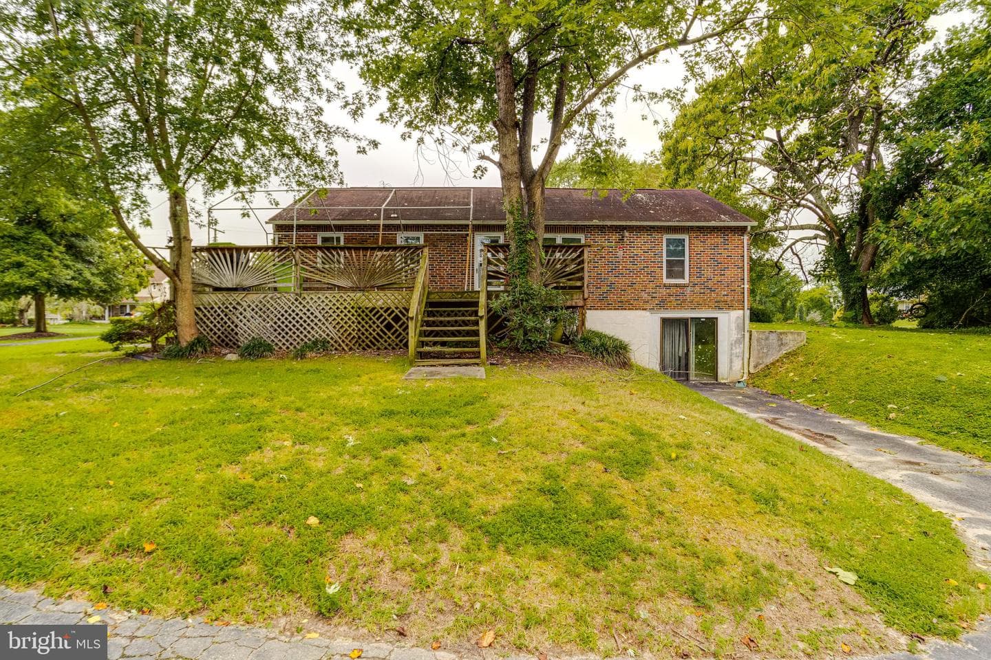 1405 Pomeroy Avenue photo 43
