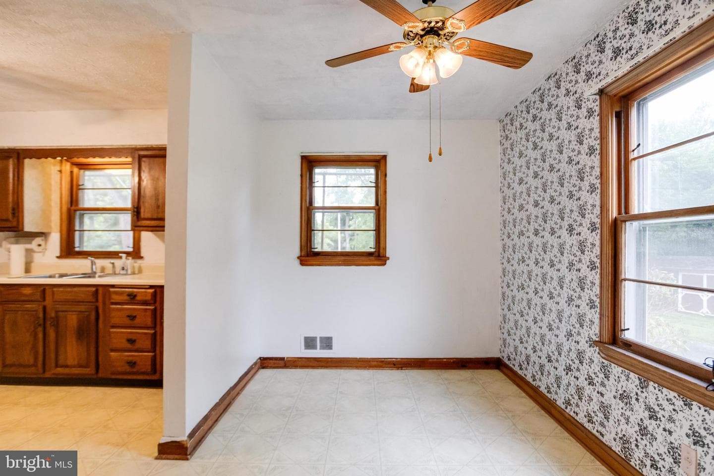 1405 Pomeroy Avenue photo 9