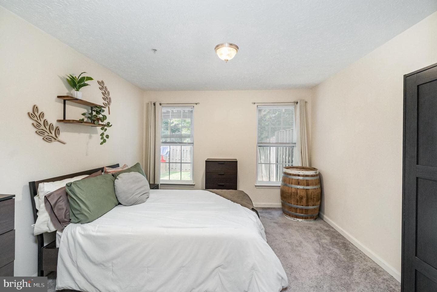 425 Greentree Circle photo 32