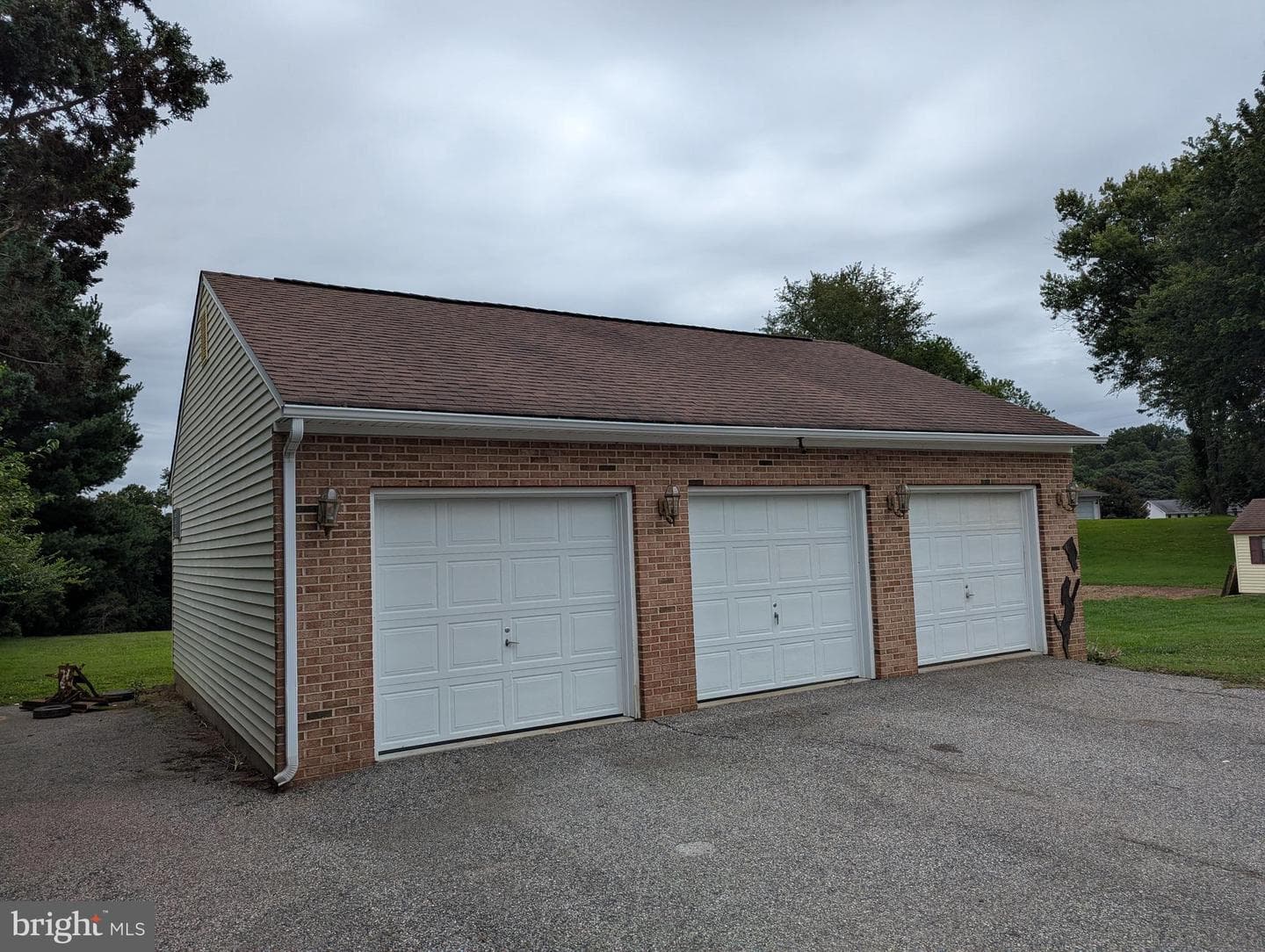 1921 Twin Lakes Drive photo 6